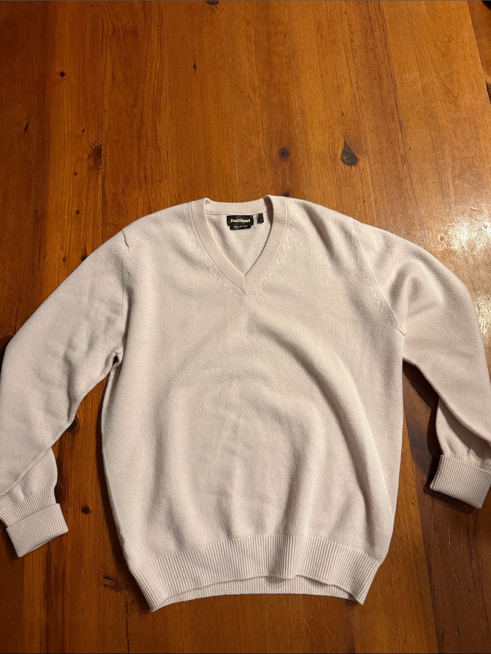 Paul Stuart Men's V-Neck Cashmere Sweater in Soft Pink